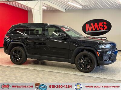 2023 Jeep Grand Cherokee Altitude   - Photo 1 - Grand Rapids, MI 49504