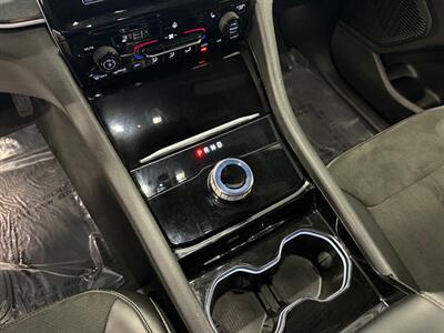 2023 Jeep Grand Cherokee Altitude   - Photo 30 - Grand Rapids, MI 49504