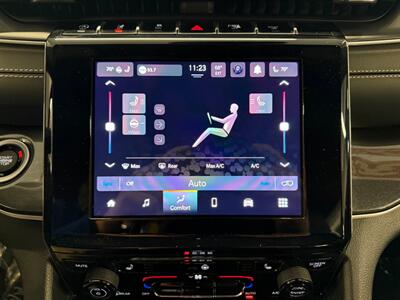 2023 Jeep Grand Cherokee Altitude   - Photo 41 - Grand Rapids, MI 49504