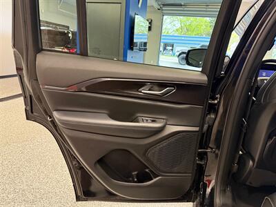 2023 Jeep Grand Cherokee Altitude   - Photo 21 - Grand Rapids, MI 49504