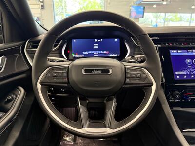 2023 Jeep Grand Cherokee Altitude   - Photo 37 - Grand Rapids, MI 49504