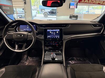 2023 Jeep Grand Cherokee Altitude   - Photo 35 - Grand Rapids, MI 49504
