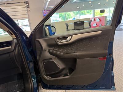 2020 Ford Escape SE   - Photo 11 - Grand Rapids, MI 49504