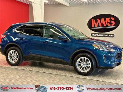 2020 Ford Escape SE   - Photo 1 - Grand Rapids, MI 49504