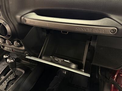 2011 Jeep Wrangler Unlimited Sport   - Photo 26 - Grand Rapids, MI 49504