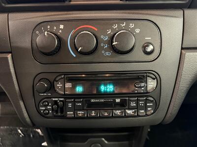 2004 Chrysler Sebring LX   - Photo 18 - Grand Rapids, MI 49504