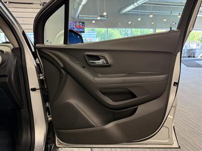 2016 Chevrolet Trax LS   - Photo 13 - Grand Rapids, MI 49504