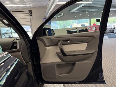 2015 GMC Acadia SLT-1 - Photo 25 - Grand Rapids, MI 49504