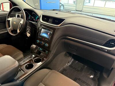 2017 Chevrolet Traverse LT   - Photo 10 - Grand Rapids, MI 49504
