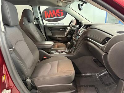 2017 Chevrolet Traverse LT   - Photo 12 - Grand Rapids, MI 49504