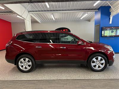 2017 Chevrolet Traverse LT   - Photo 8 - Grand Rapids, MI 49504