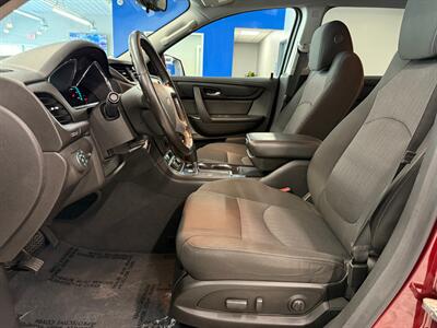 2017 Chevrolet Traverse LT   - Photo 25 - Grand Rapids, MI 49504
