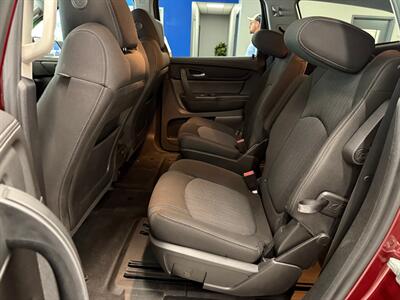 2017 Chevrolet Traverse LT   - Photo 18 - Grand Rapids, MI 49504