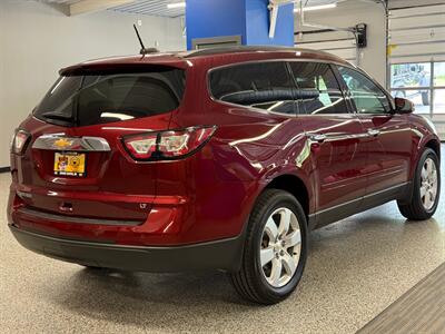2017 Chevrolet Traverse LT   - Photo 7 - Grand Rapids, MI 49504