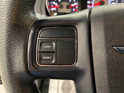 2014 Chrysler 200 LX   - Photo 25 - Grand Rapids, MI 49504