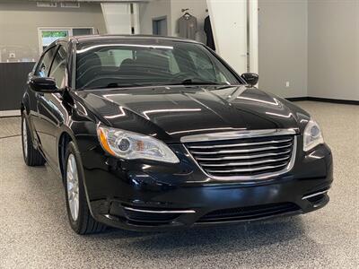 2014 Chrysler 200 LX   - Photo 2 - Grand Rapids, MI 49504