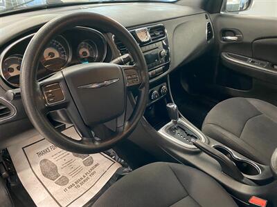 2014 Chrysler 200 LX   - Photo 21 - Grand Rapids, MI 49504