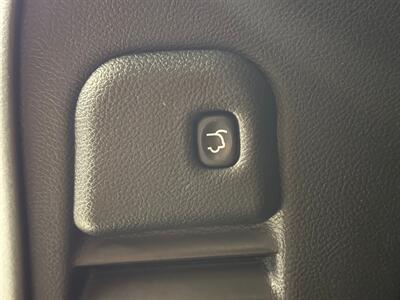 2012 Jeep Grand Cherokee Overland   - Photo 28 - Grand Rapids, MI 49504