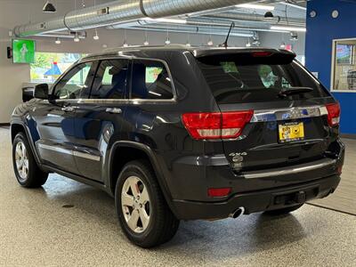 2012 Jeep Grand Cherokee Overland   - Photo 5 - Grand Rapids, MI 49504