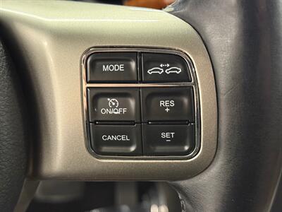 2012 Jeep Grand Cherokee Overland   - Photo 20 - Grand Rapids, MI 49504