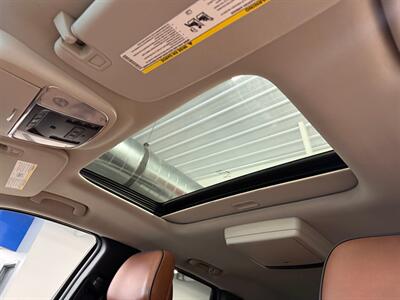 2012 Jeep Grand Cherokee Overland   - Photo 14 - Grand Rapids, MI 49504