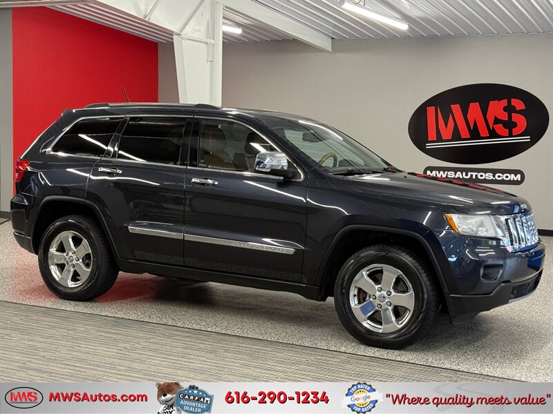 2012 Jeep Grand Cherokee Overland   - Photo 1 - Grand Rapids, MI 49504