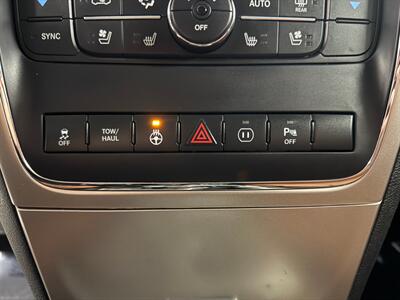 2012 Jeep Grand Cherokee Overland   - Photo 17 - Grand Rapids, MI 49504