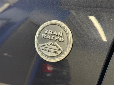 2012 Jeep Grand Cherokee Overland   - Photo 8 - Grand Rapids, MI 49504