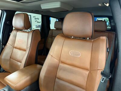 2012 Jeep Grand Cherokee Overland   - Photo 13 - Grand Rapids, MI 49504