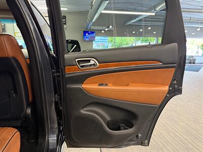 2012 Jeep Grand Cherokee Overland   - Photo 39 - Grand Rapids, MI 49504