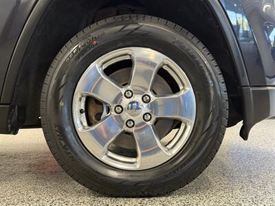 2012 Jeep Grand Cherokee Overland   - Photo 11 - Grand Rapids, MI 49504