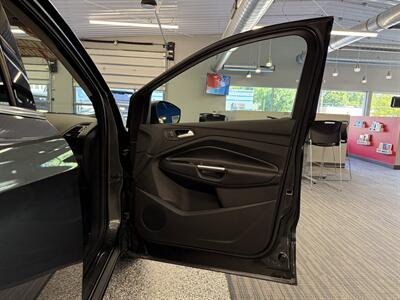2019 Ford Escape Titanium - Photo 14 - Grand Rapids, MI 49504