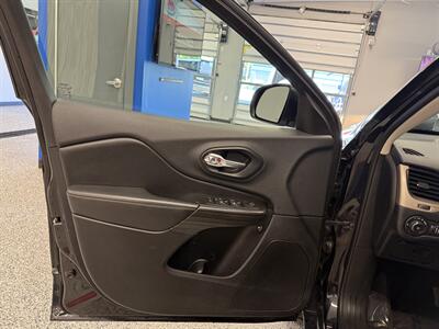 2014 Jeep Cherokee Limited   - Photo 46 - Grand Rapids, MI 49504