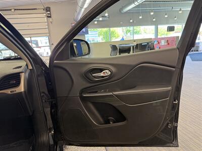 2014 Jeep Cherokee Limited   - Photo 32 - Grand Rapids, MI 49504