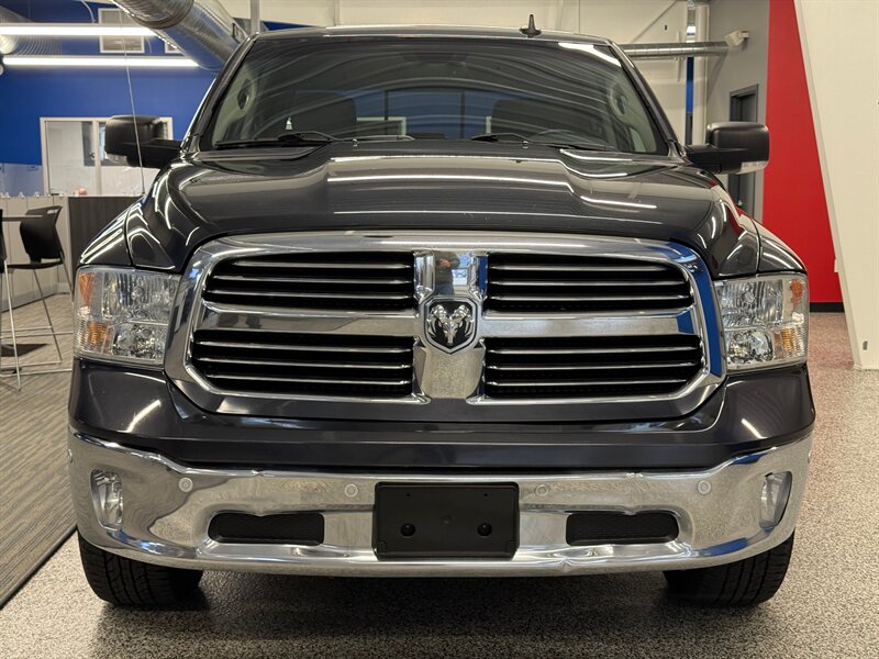 2016 Ram 1500 SLT Big Horn photo 3