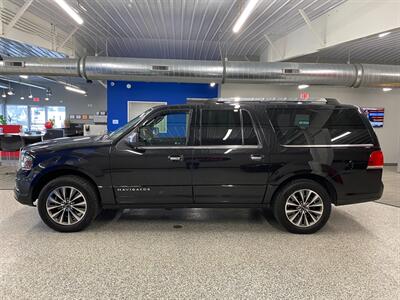 2015 Lincoln Navigator L   - Photo 4 - Grand Rapids, MI 49504