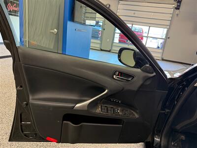 2010 Lexus IS 250   - Photo 21 - Grand Rapids, MI 49504