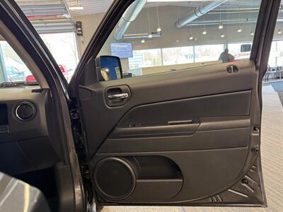 2017 Jeep Patriot High Altitude - Photo 11 - Grand Rapids, MI 49504