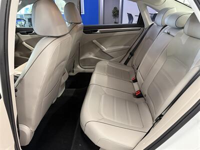 2018 Volkswagen Passat 2.0T R-Line - Photo 18 - Grand Rapids, MI 49504