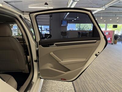 2018 Volkswagen Passat 2.0T R-Line - Photo 14 - Grand Rapids, MI 49504