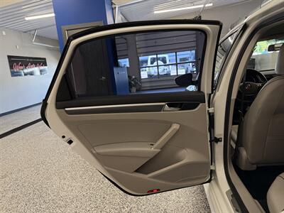 2018 Volkswagen Passat 2.0T R-Line - Photo 19 - Grand Rapids, MI 49504