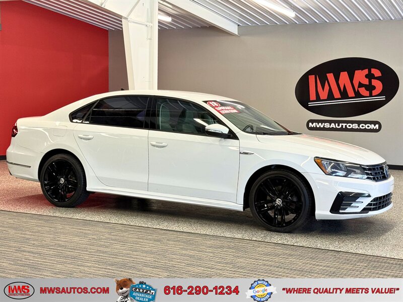 2018 Volkswagen Passat 2.0T R-Line  