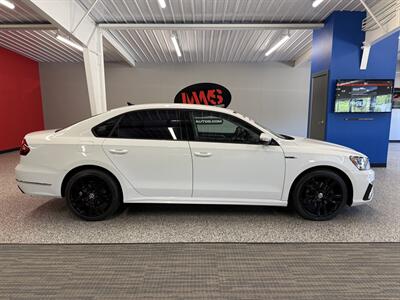 2018 Volkswagen Passat 2.0T R-Line - Photo 9 - Grand Rapids, MI 49504