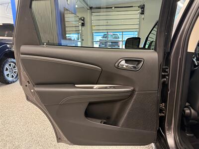 2017 Dodge Journey Crossroad   - Photo 17 - Grand Rapids, MI 49504