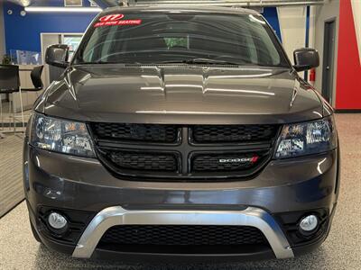 2017 Dodge Journey Crossroad   - Photo 2 - Grand Rapids, MI 49504