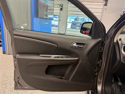 2017 Dodge Journey Crossroad   - Photo 19 - Grand Rapids, MI 49504