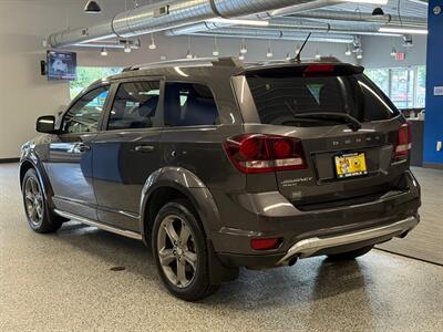 2017 Dodge Journey Crossroad   - Photo 7 - Grand Rapids, MI 49504