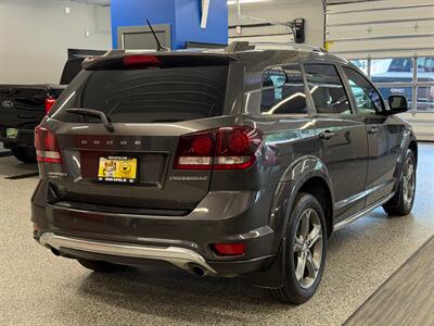 2017 Dodge Journey Crossroad   - Photo 5 - Grand Rapids, MI 49504