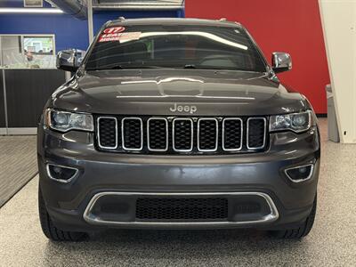 2017 Jeep Grand Cherokee Limited   - Photo 2 - Grand Rapids, MI 49504