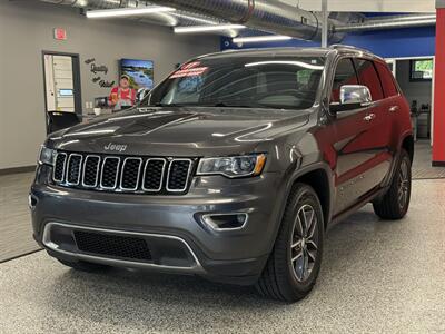 2017 Jeep Grand Cherokee Limited   - Photo 3 - Grand Rapids, MI 49504